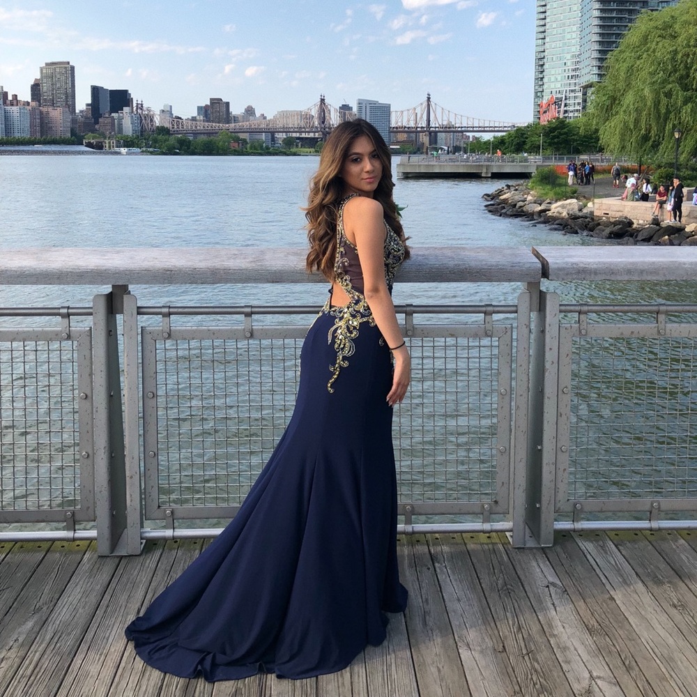 Prom Dress - Picture 3 of 4